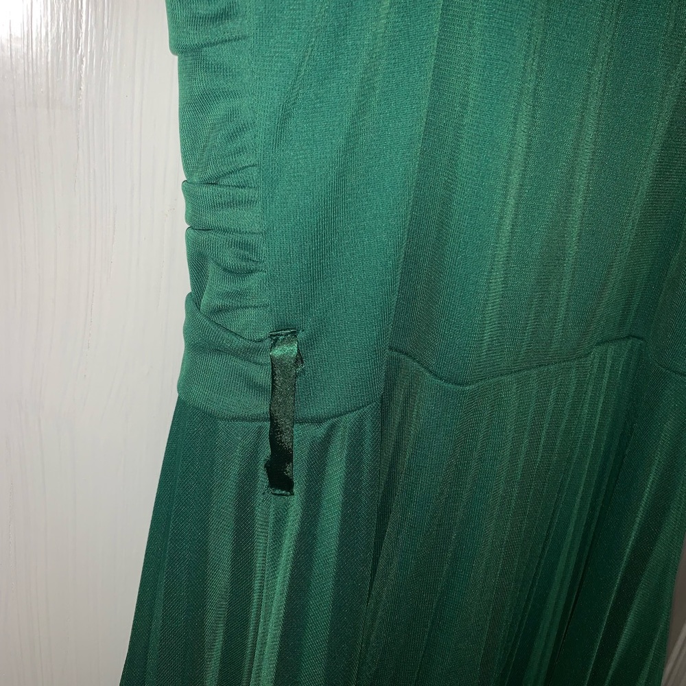 Emerald green dress! - Picture 6 of 6